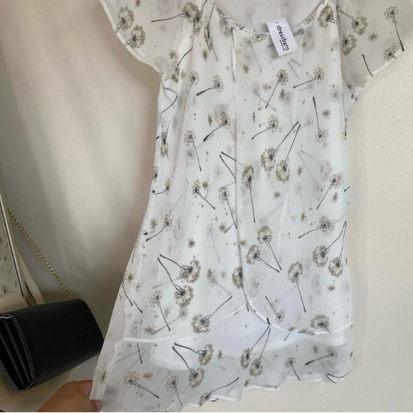 Dressbarn Sheer Cream Floral dandelion Blouse - Picture 3 of 6